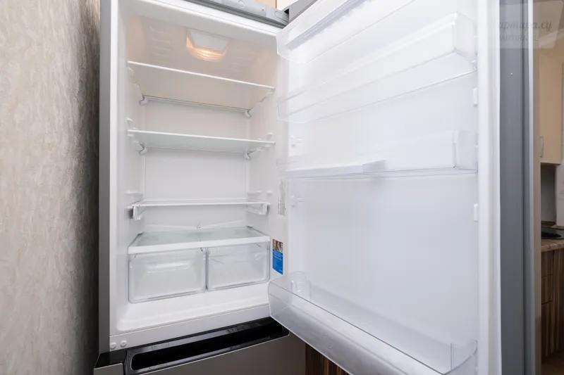 Комсомольская улица, 2