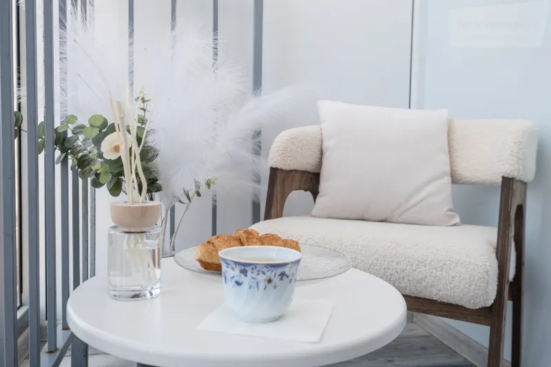 Комсомольская улица, 2