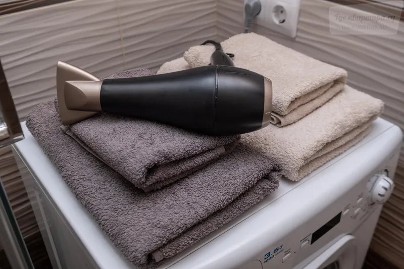 Комсомольская улица, 2