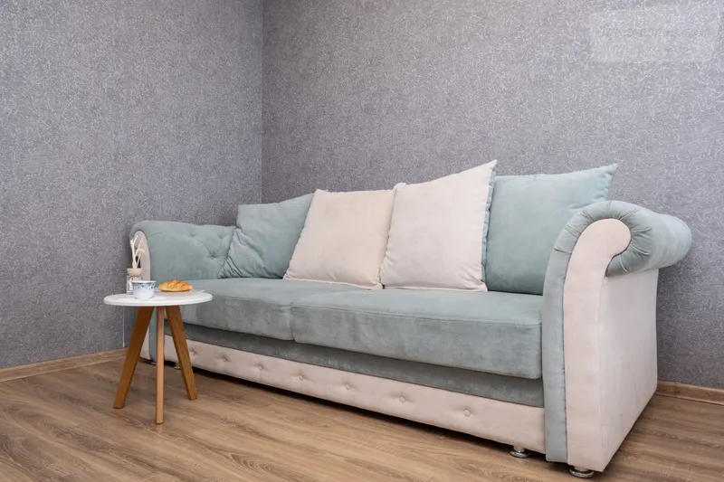 Комсомольская улица, 2