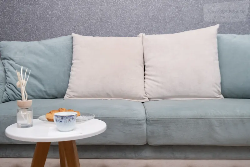 Комсомольская улица, 2