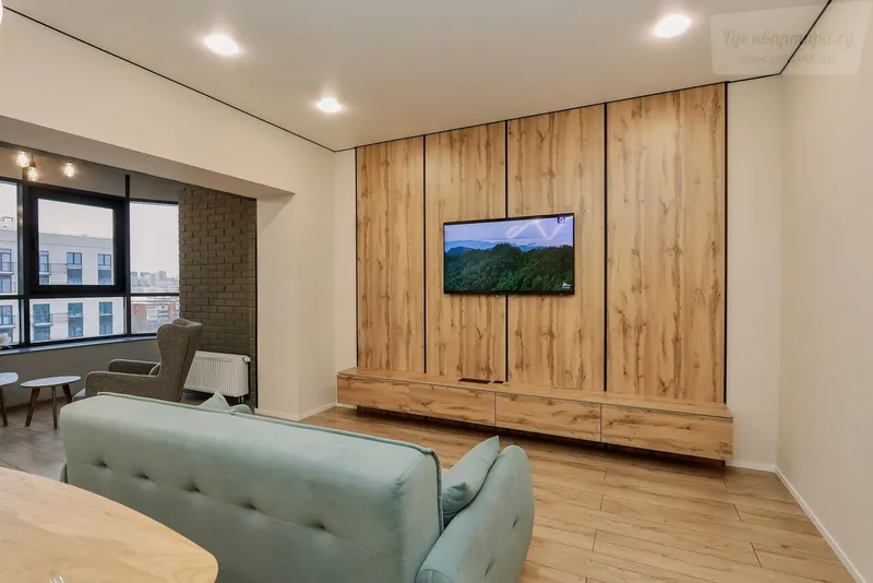 Красная улица, 140