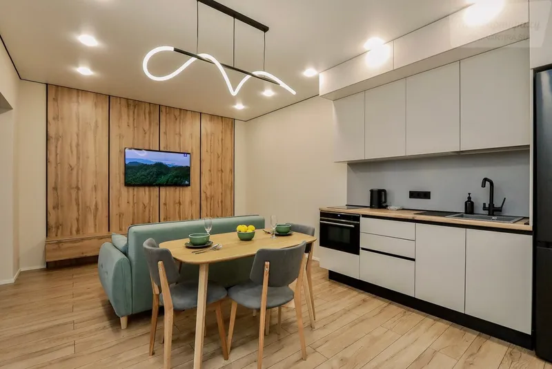 Красная улица, 140