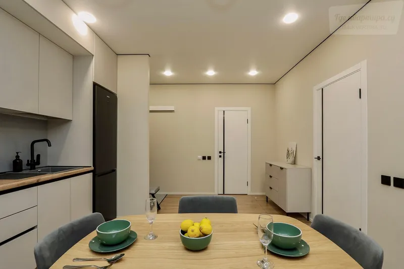 Красная улица, 140