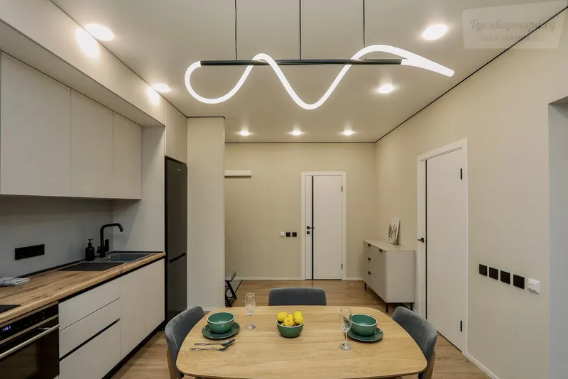 Красная улица, 140