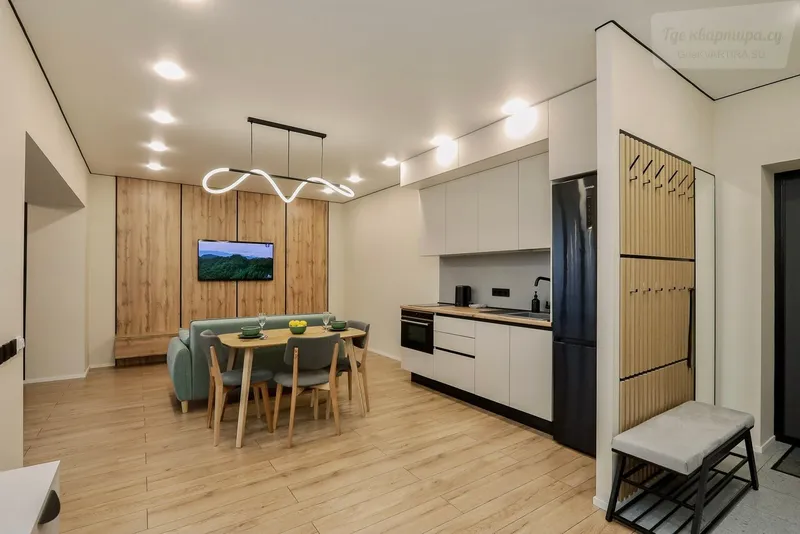 Красная улица, 140