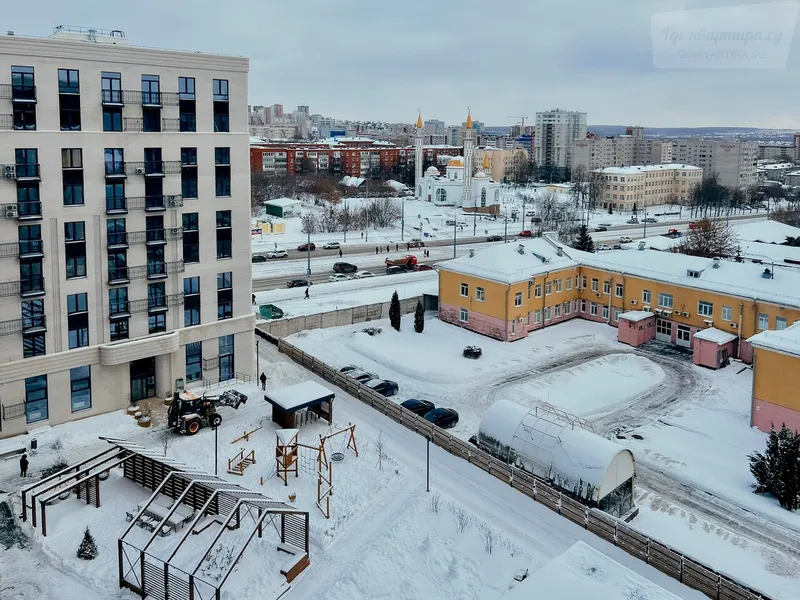 Красная улица, 140