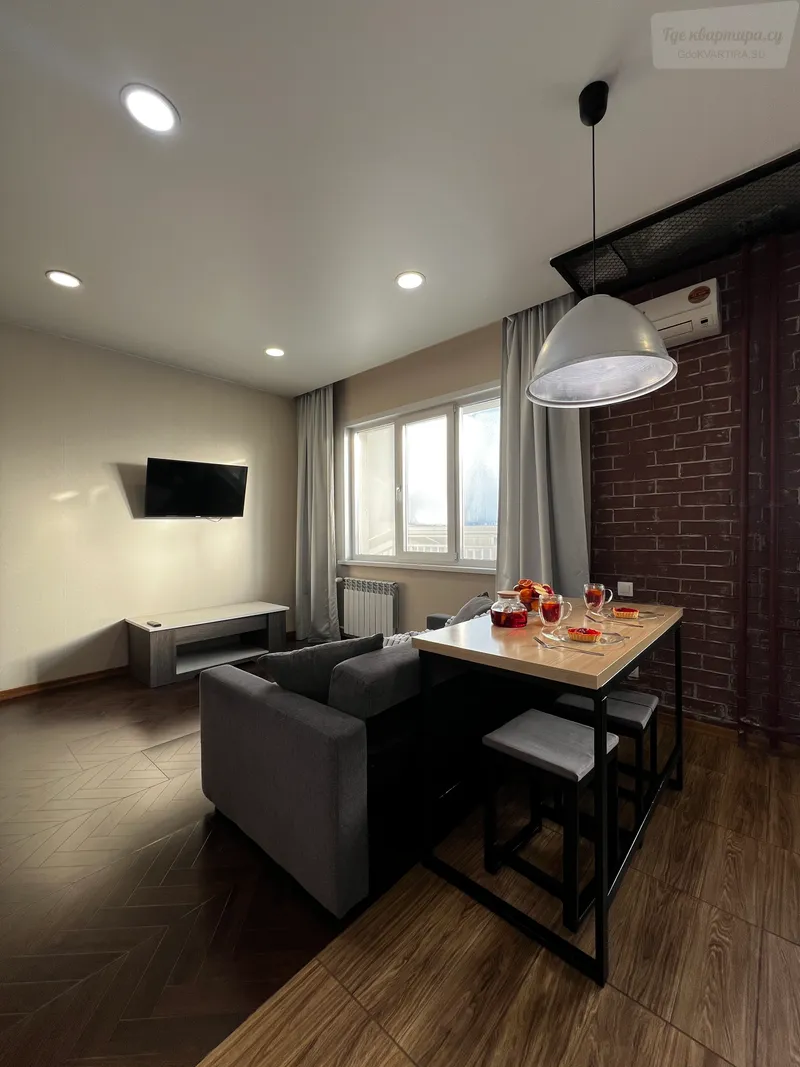 улица Ясный Берег, 4