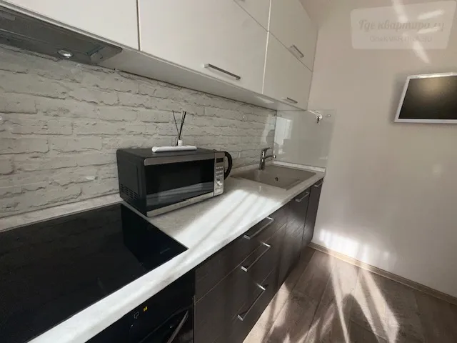 Молодёжная улица, 12