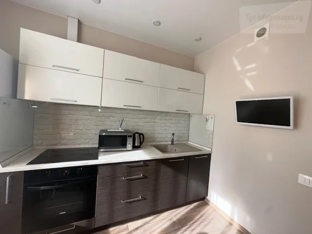 Молодёжная улица, 12