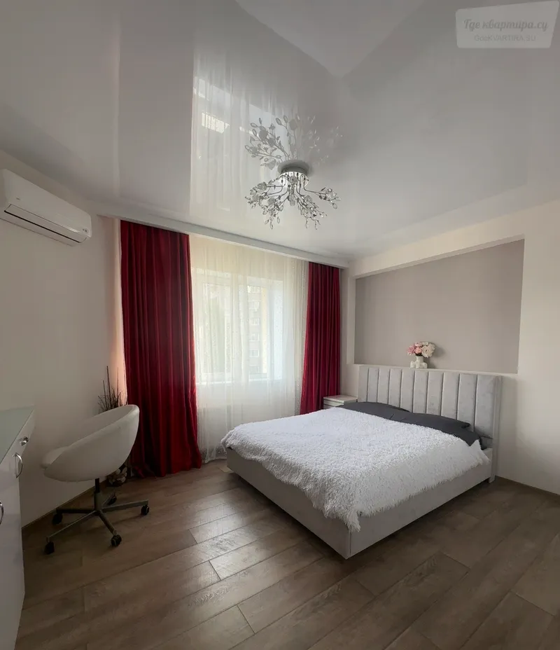 Молодёжная улица, 12