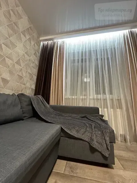 Молодёжная улица, 12