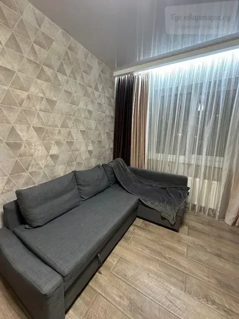 Молодёжная улица, 12