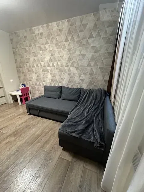 Молодёжная улица, 12