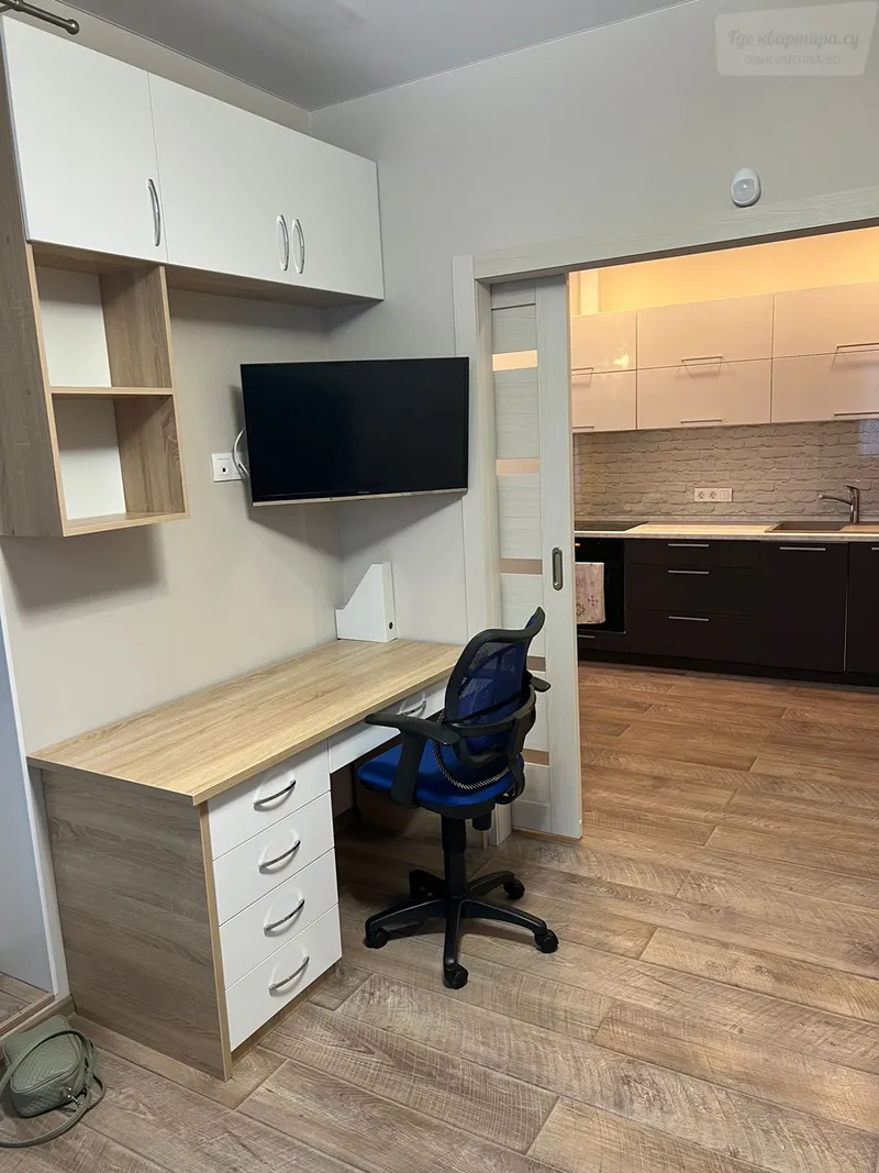 Молодёжная улица, 12