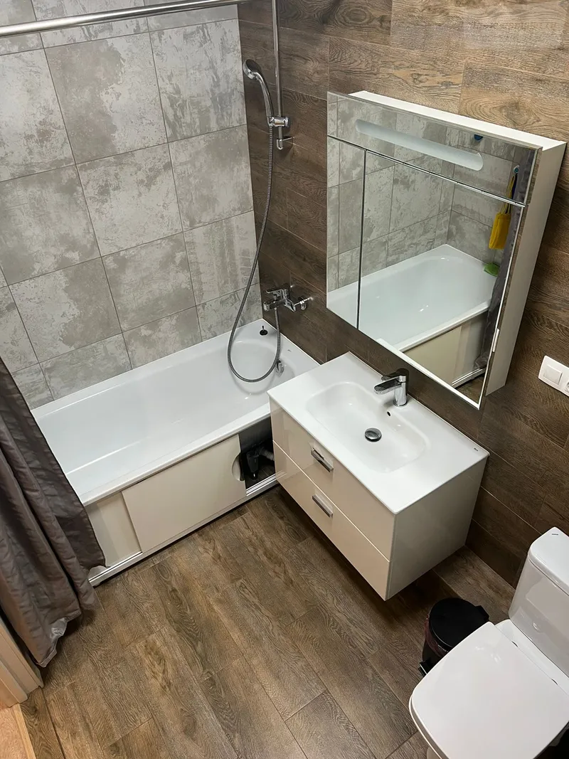 Молодёжная улица, 12