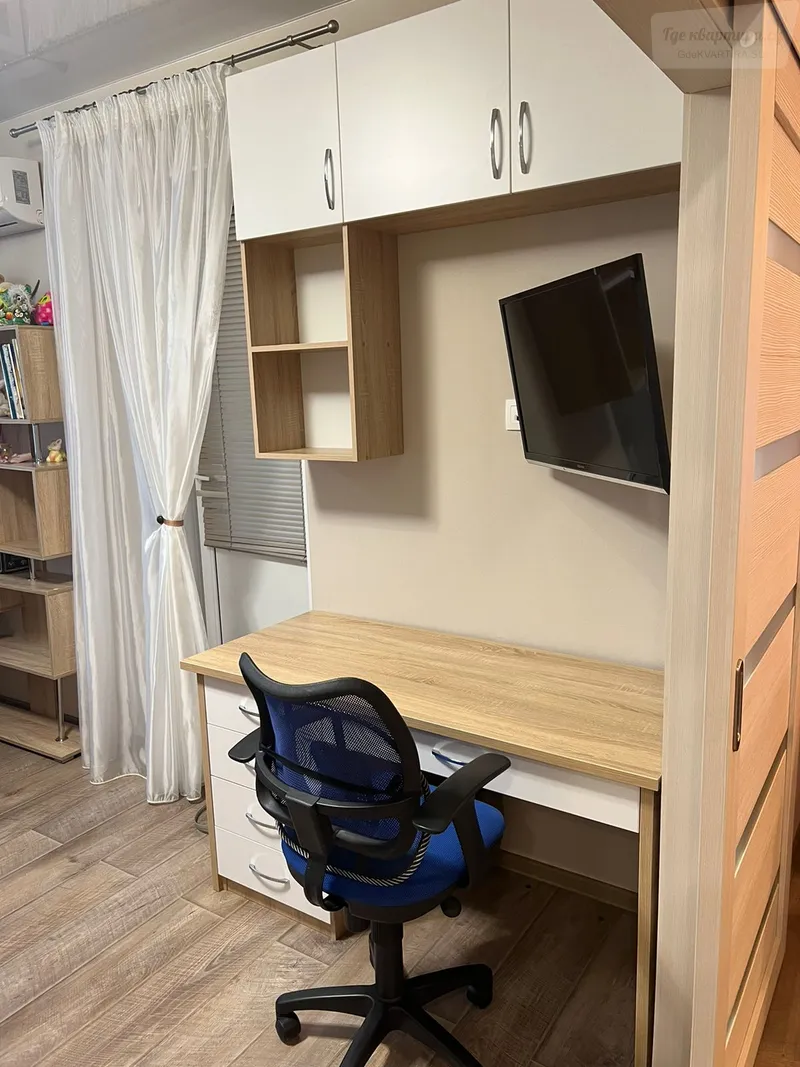 Молодёжная улица, 12