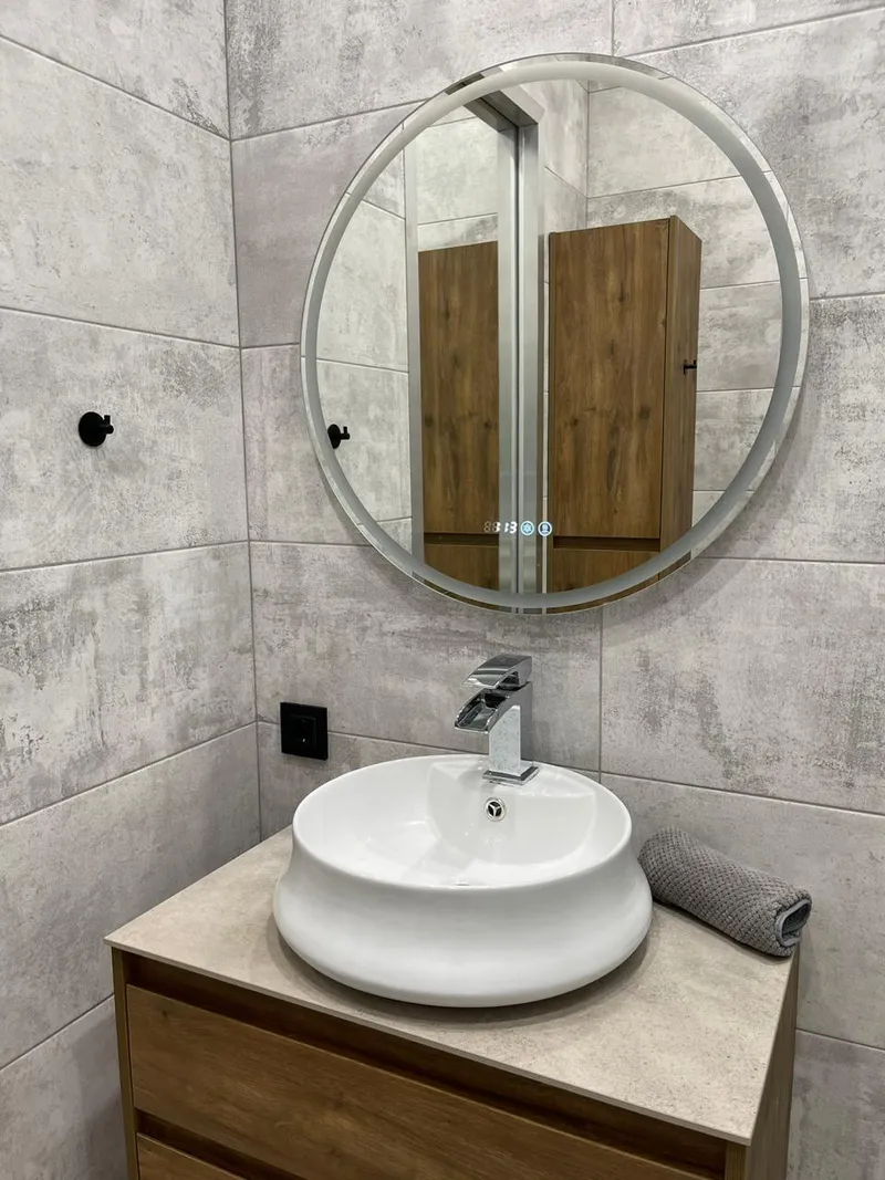 улица Ясный Берег, 12