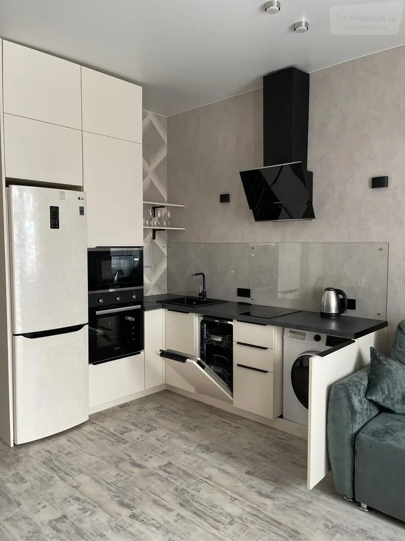 улица Ясный Берег, 12