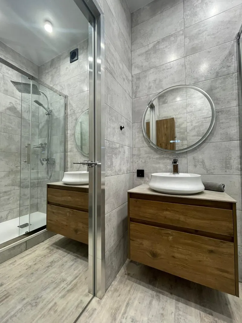 улица Ясный Берег, 12