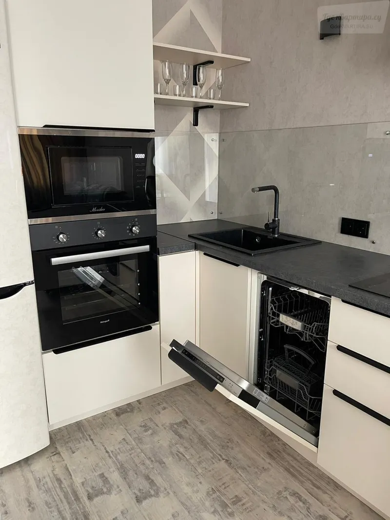 улица Ясный Берег, 12