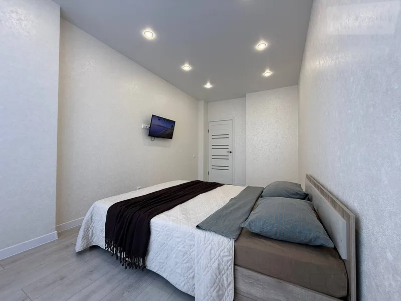 улица Ясный Берег, 12