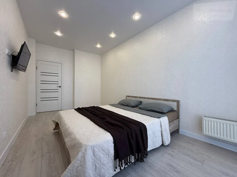 улица Ясный Берег, 12