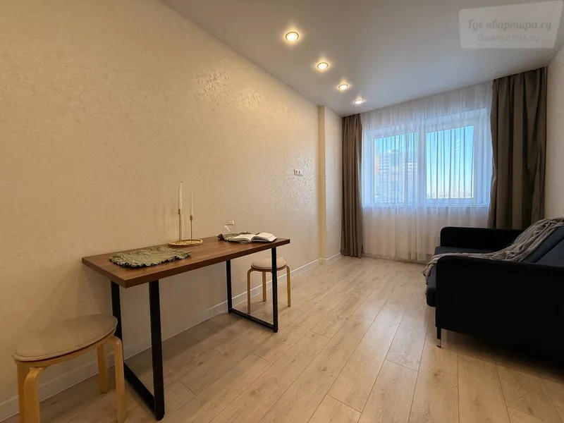 улица Ясный Берег, 12