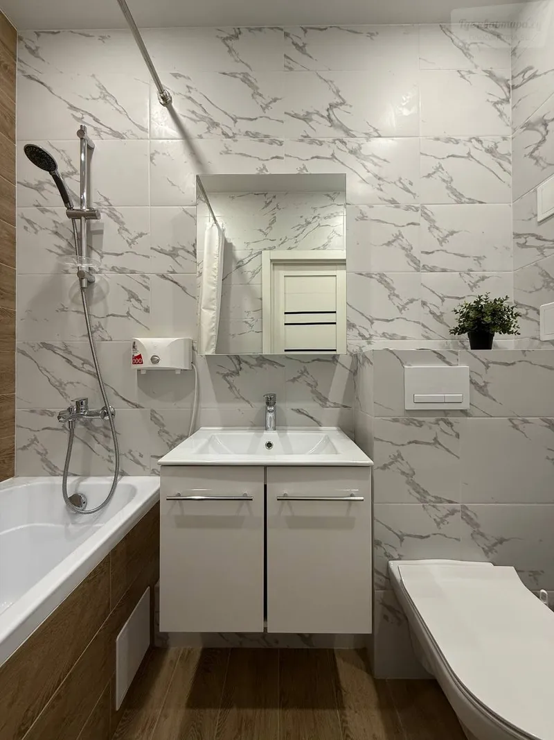 улица Ясный Берег, 12