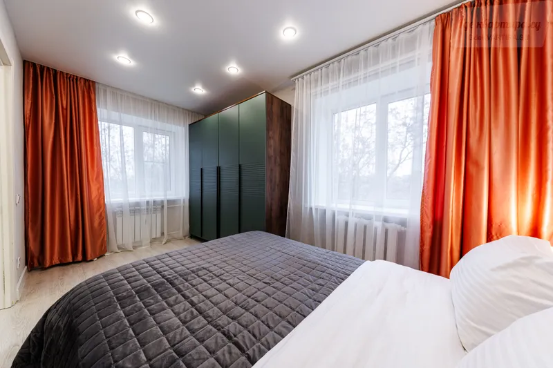 Староникитская улица, 10