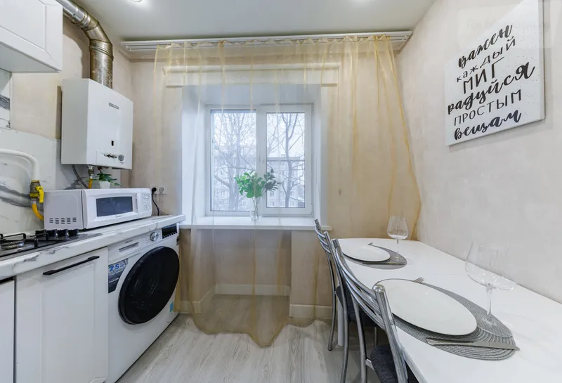 Староникитская улица, 10