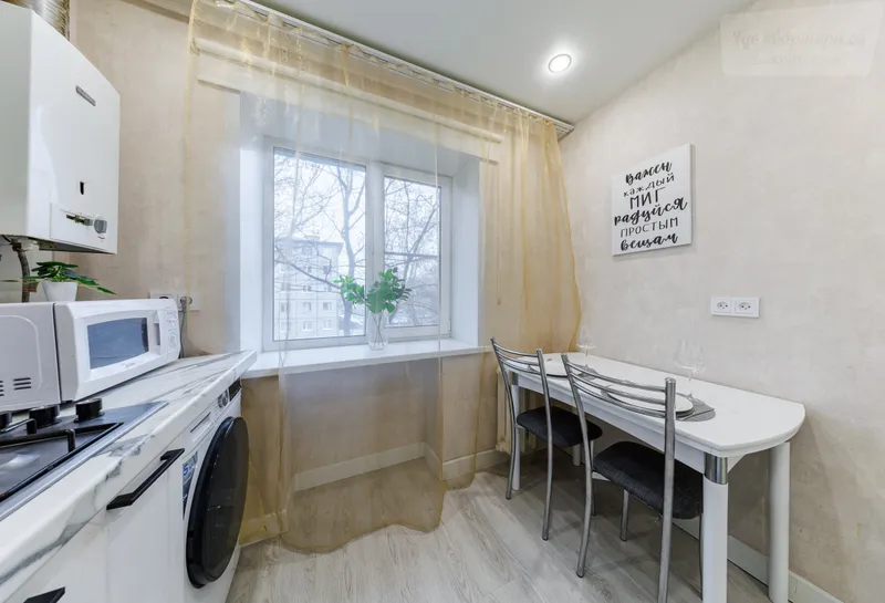 Староникитская улица, 10