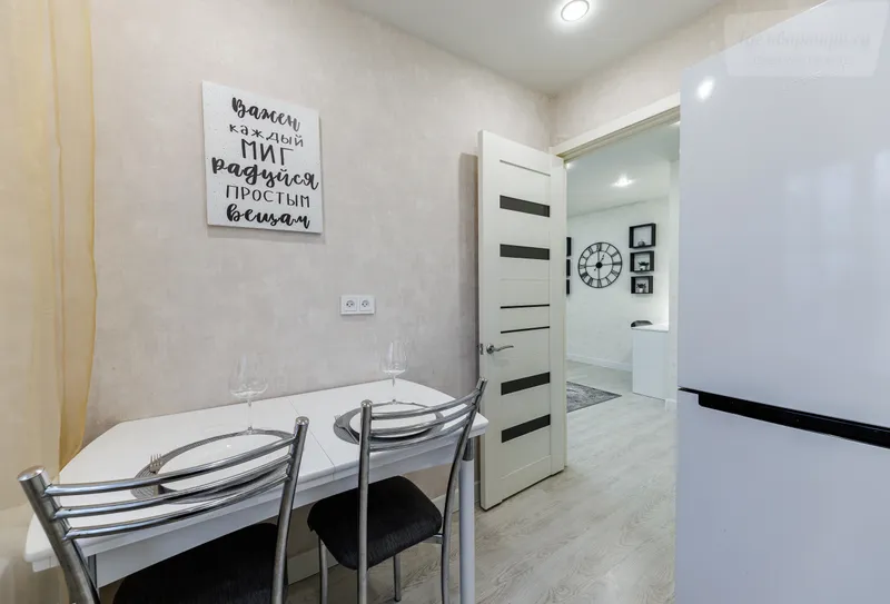 Староникитская улица, 10