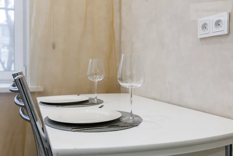 Староникитская улица, 10