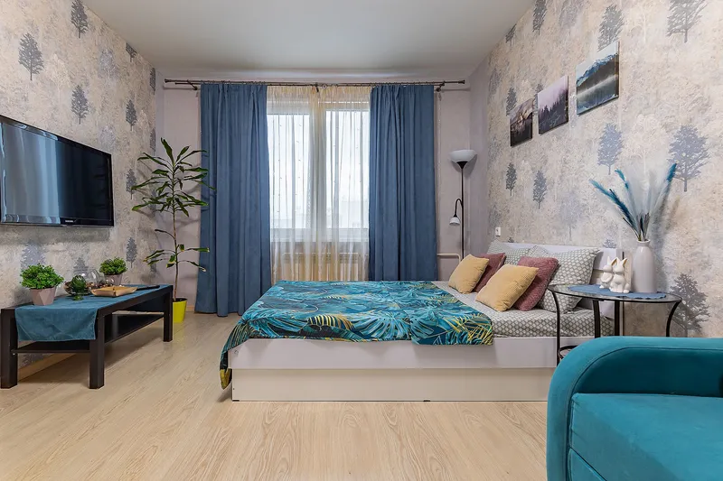 Бурнаковская улица, 105