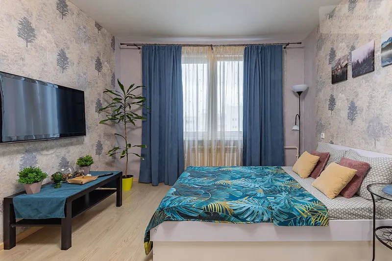 Бурнаковская улица, 105