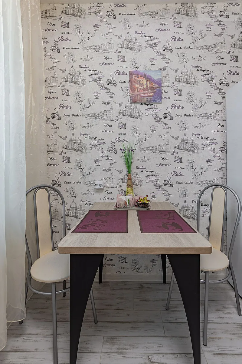 Бурнаковская улица, 105