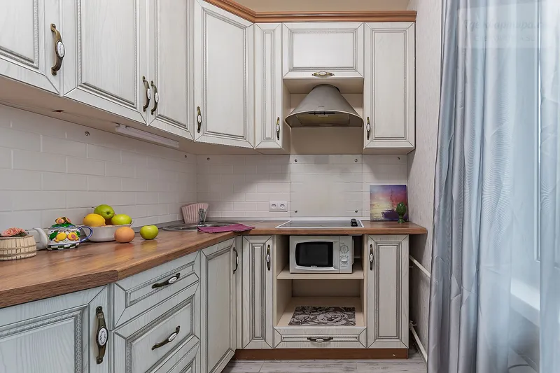 Бурнаковская улица, 105