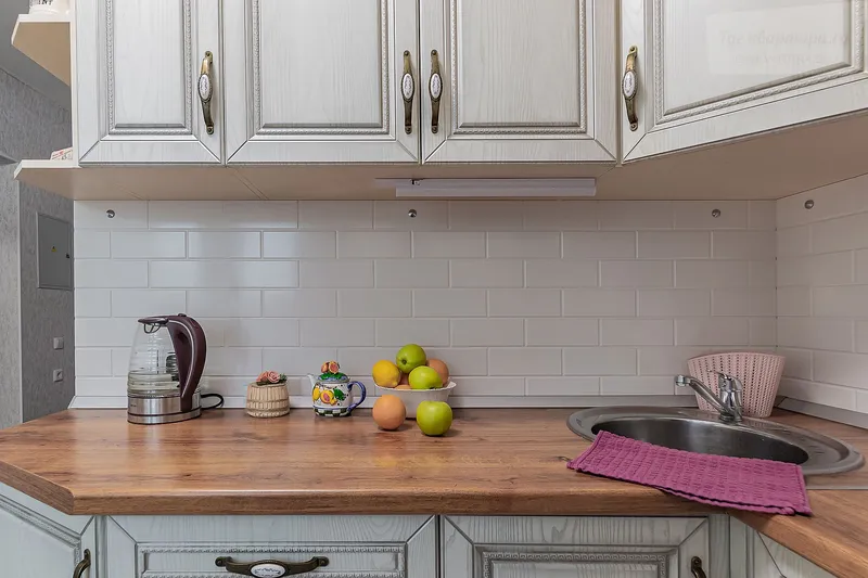 Бурнаковская улица, 105