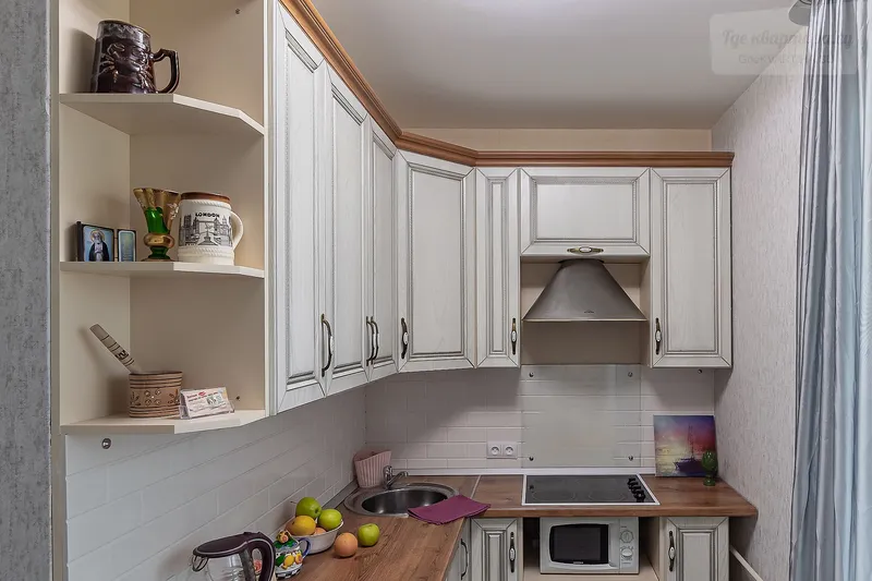 Бурнаковская улица, 105