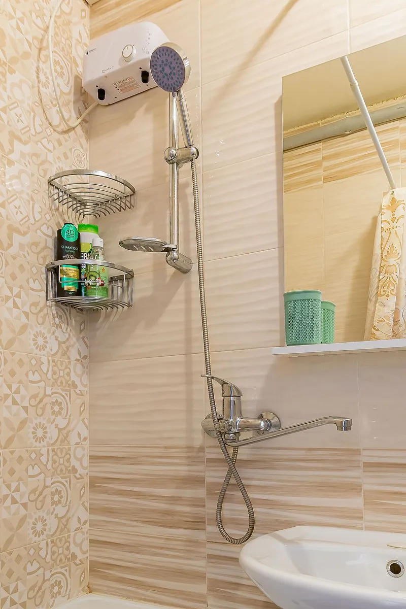 Бурнаковская улица, 105