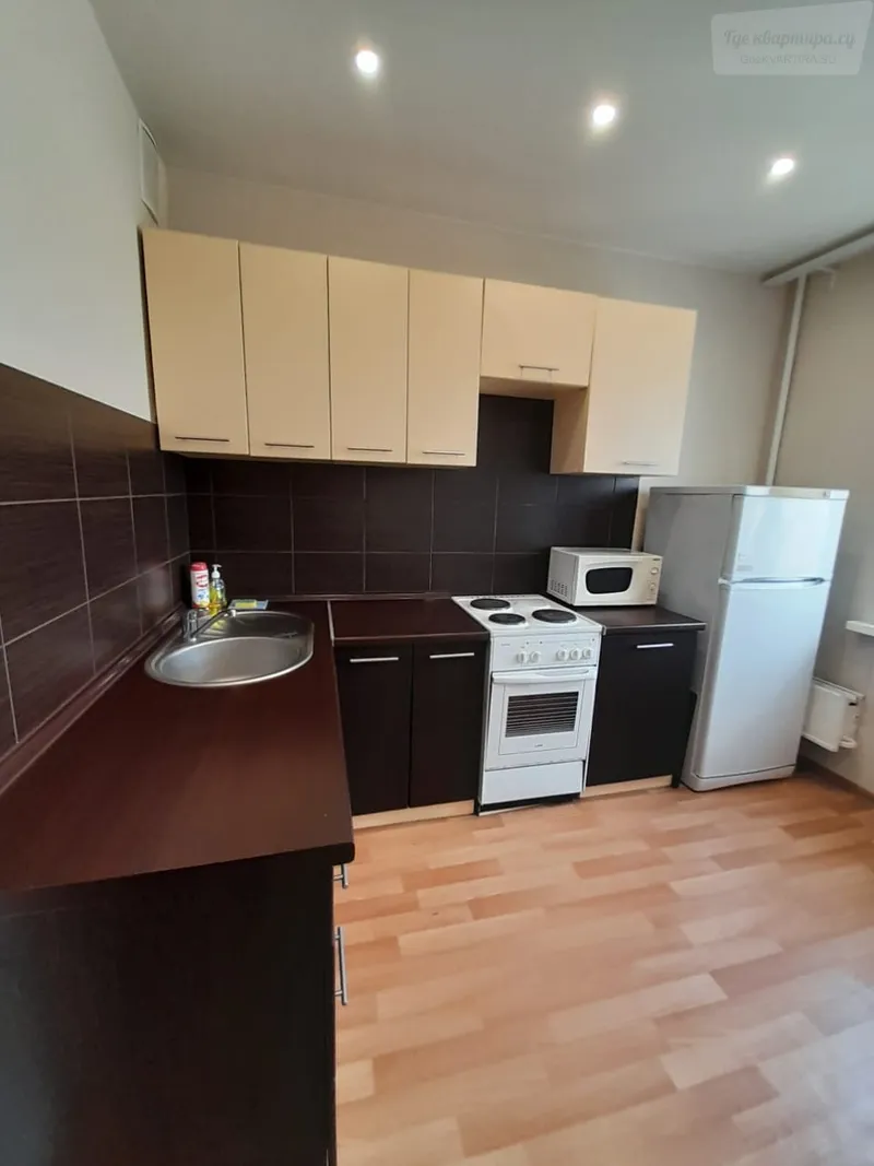 Взлётная улица, 38