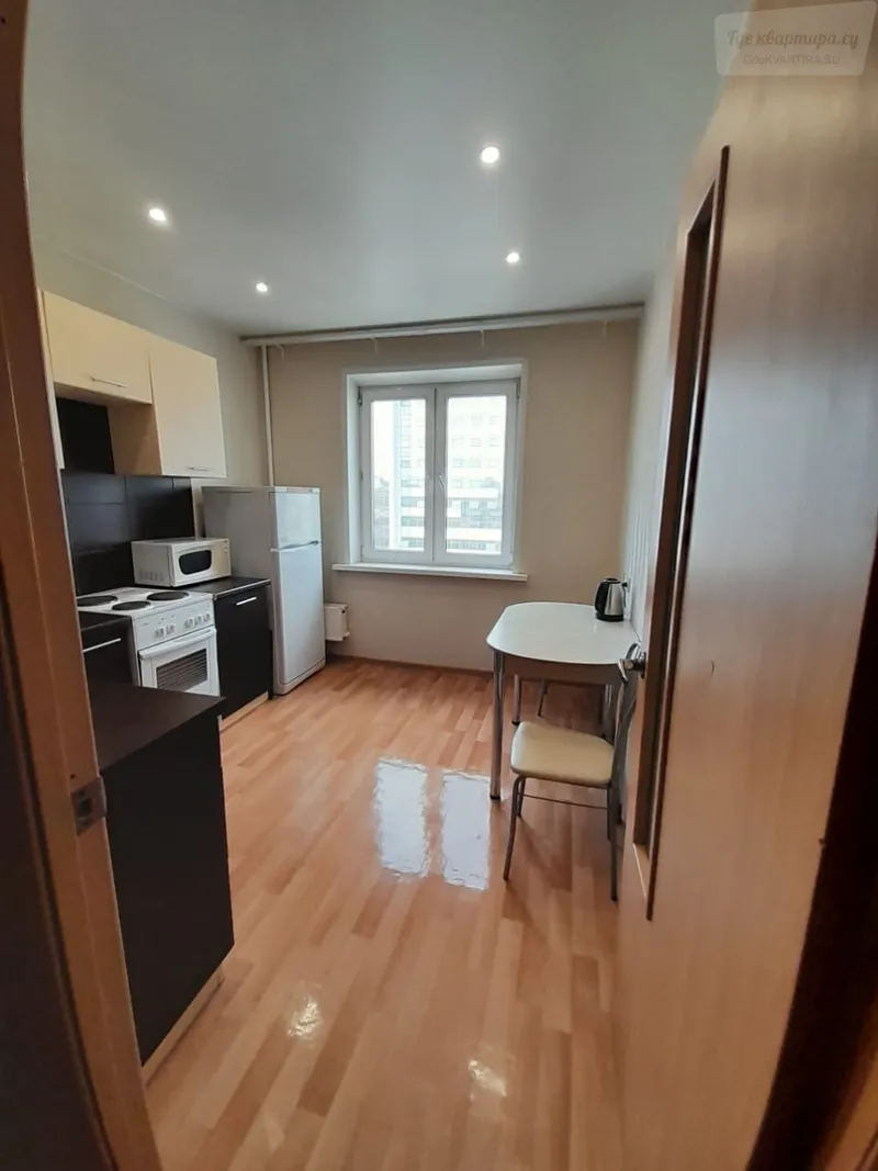 Взлётная улица, 38