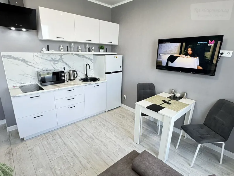 Новгородская улица, 3