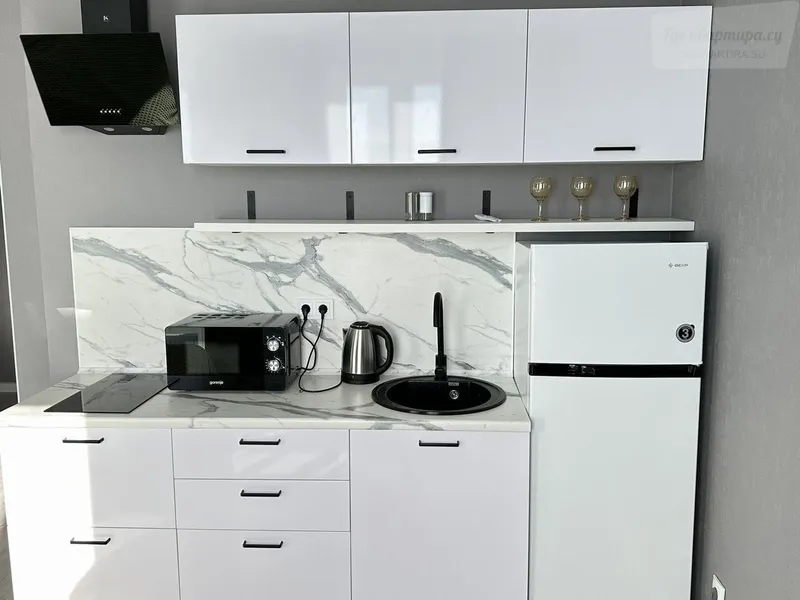 Новгородская улица, 3