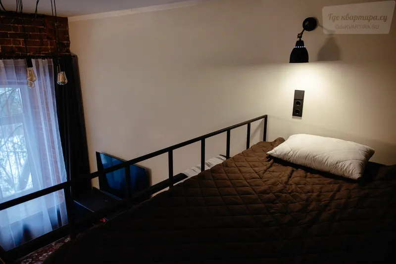 Нижне-Волжская набережная, 1