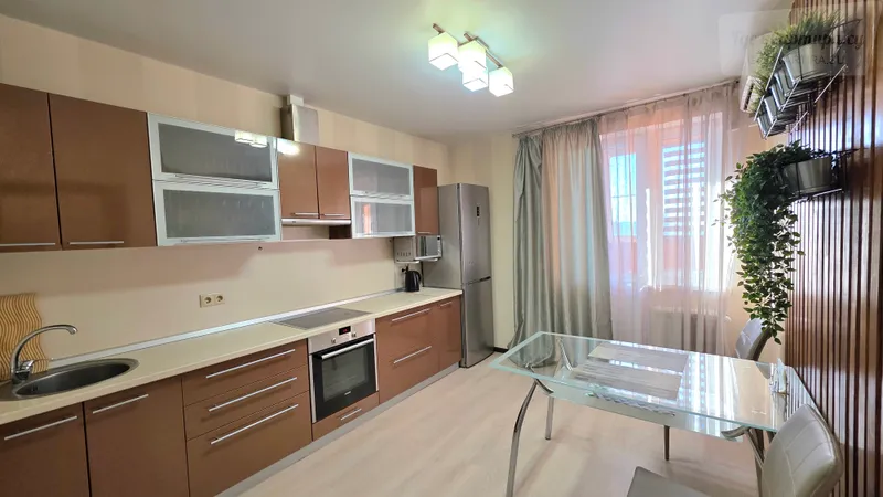 улица Лукачёва, 10