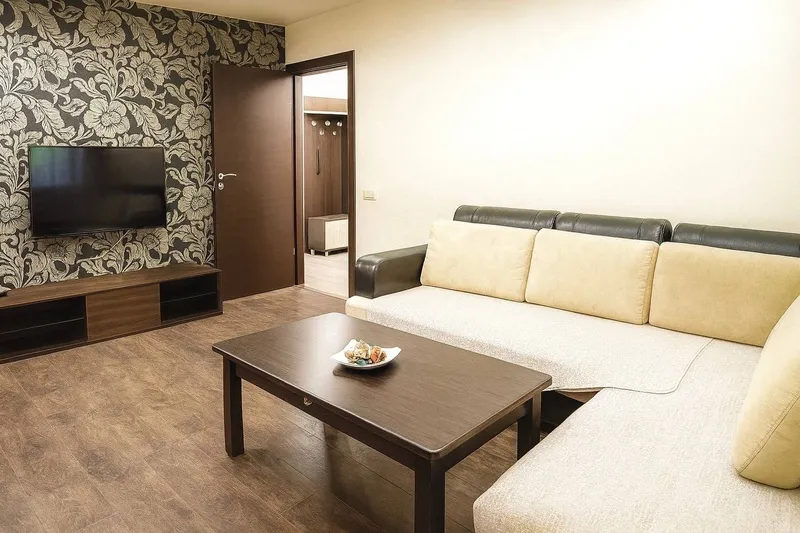 Уссурийская улица, 2