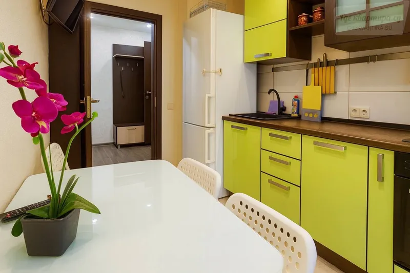 Уссурийская улица, 2