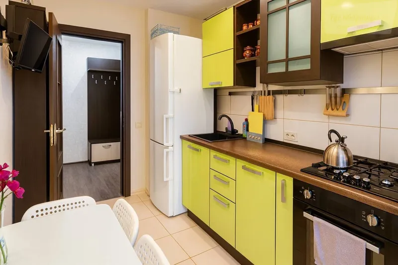 Уссурийская улица, 2